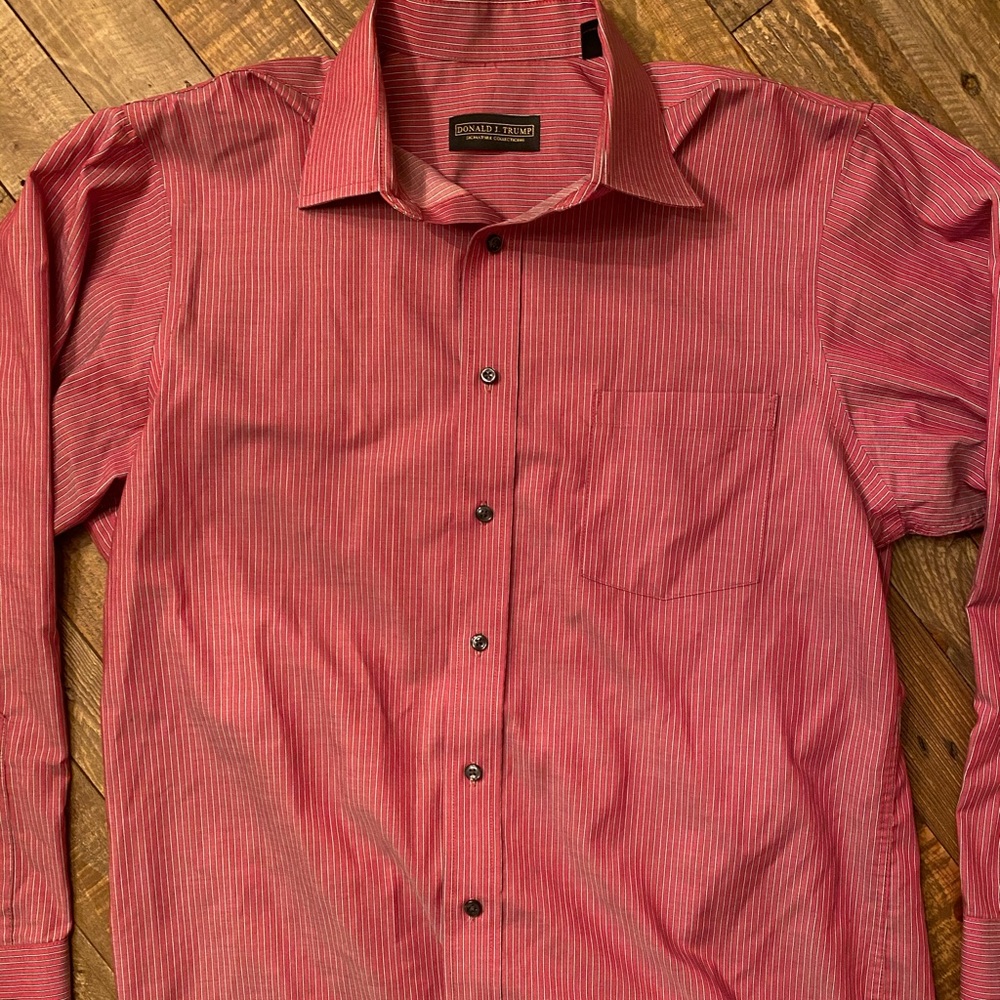 Men’s Donald Trump Button Up Size Large